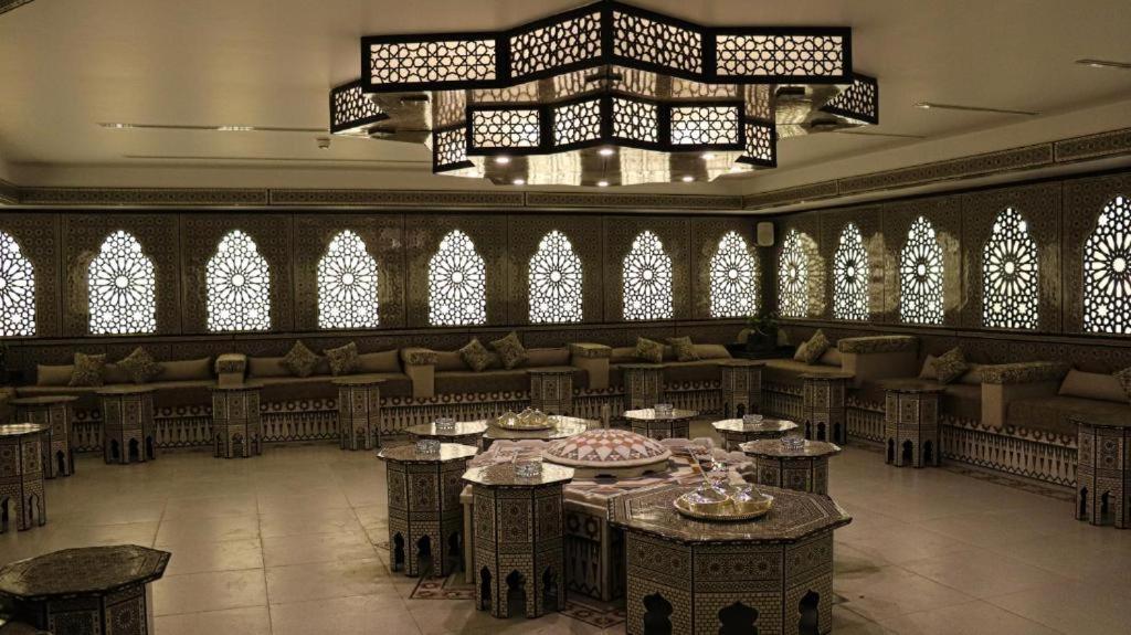 Rival Hotel Amman Exterior photo
